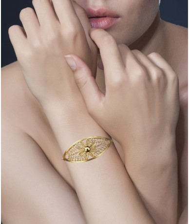 Bracelet manchette filigrane vermeil rosace vitrail paris