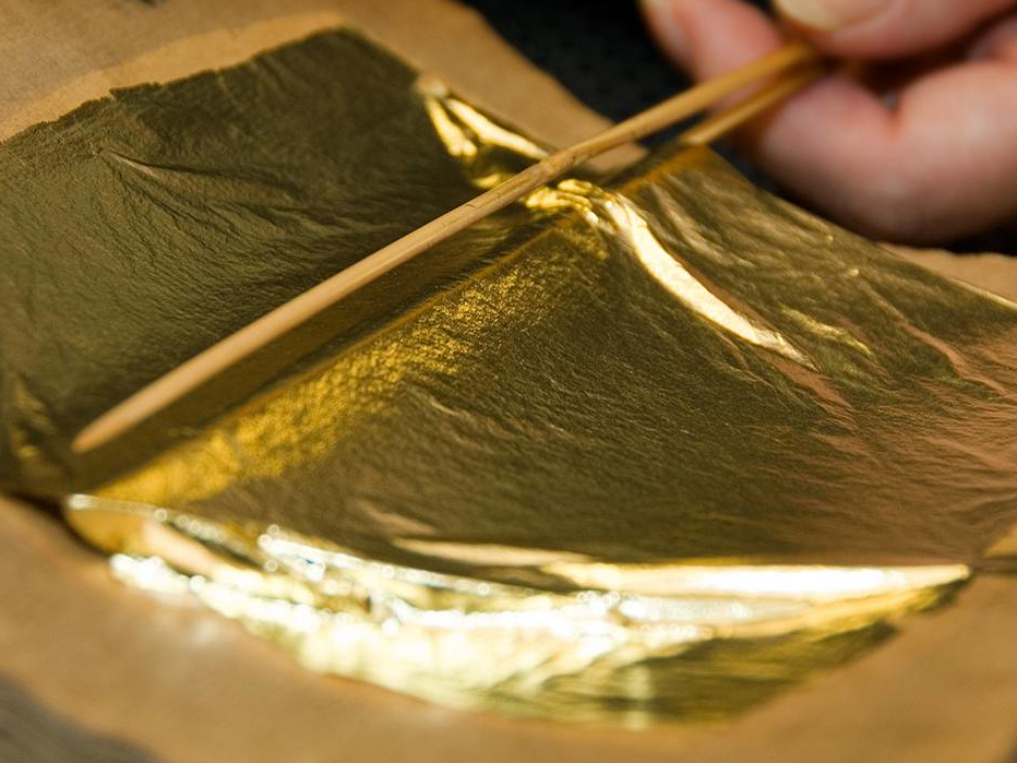 Gold leaf technique AURA NEMA PARIS